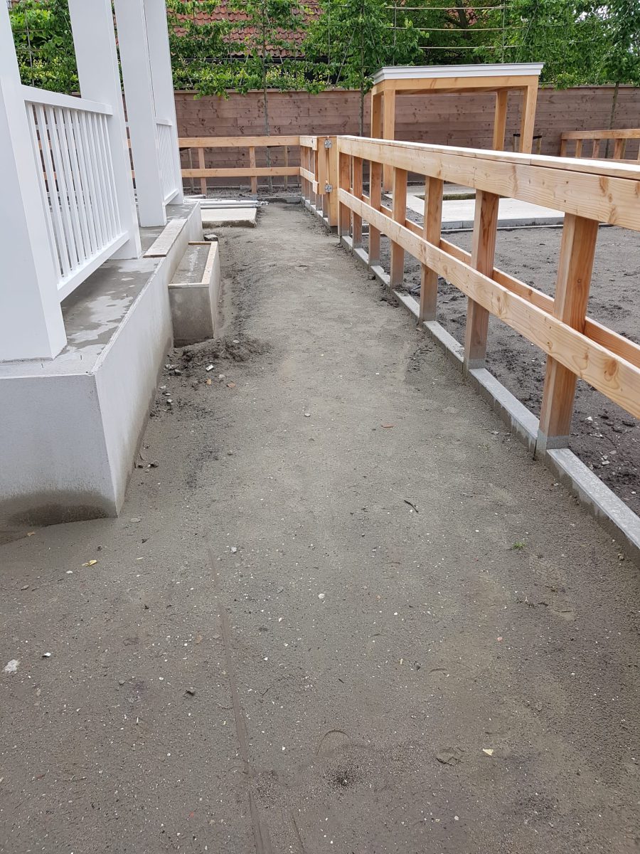 Bestrating tuin Dreischor