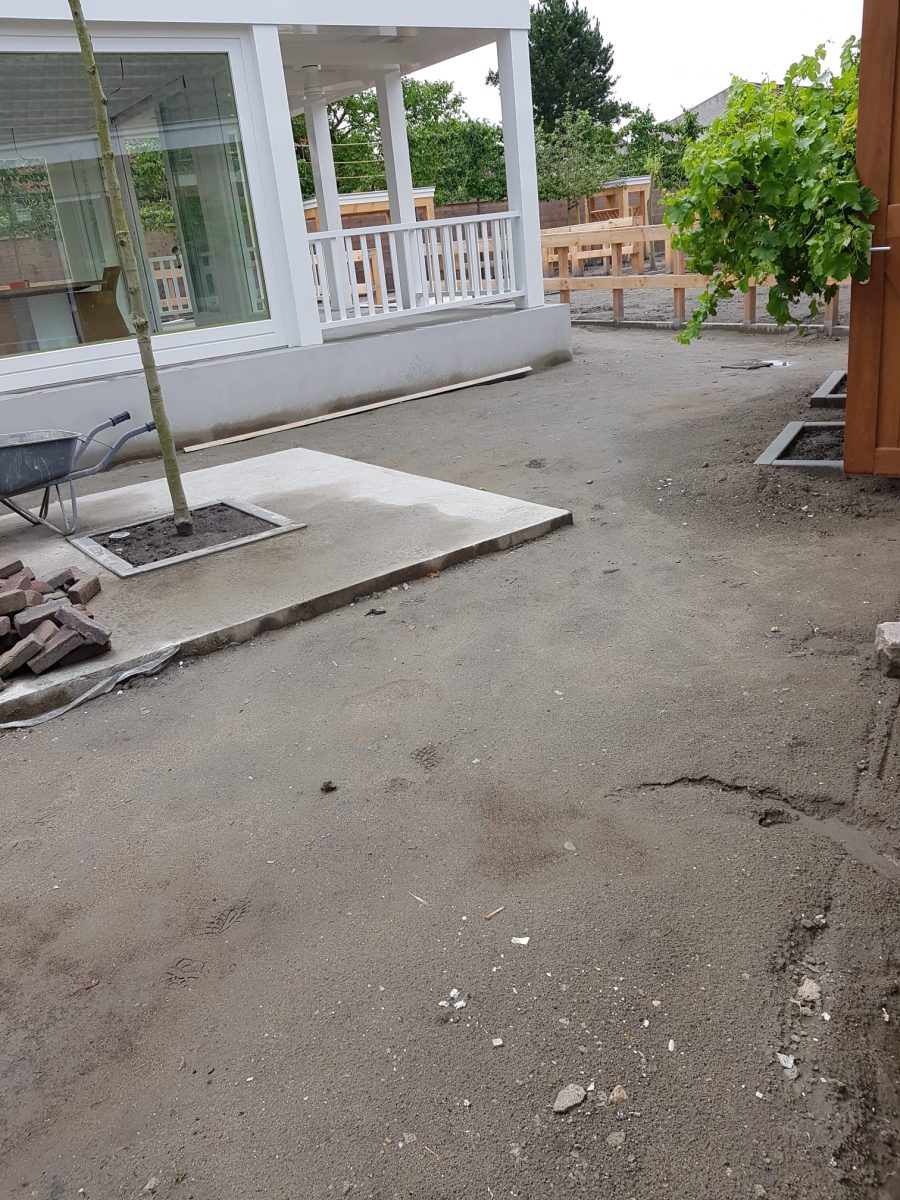 Bestrating tuin Dreischor