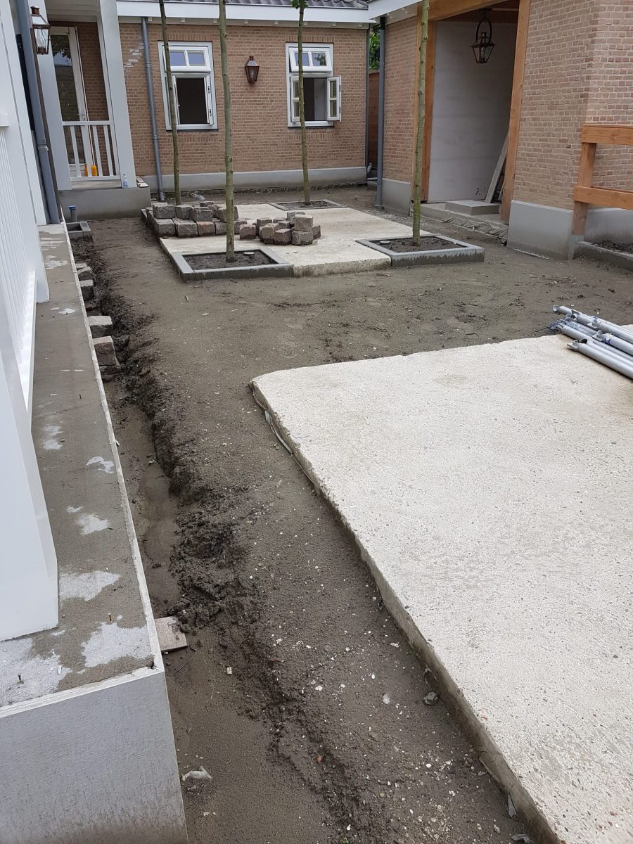 Bestrating tuin Dreischor